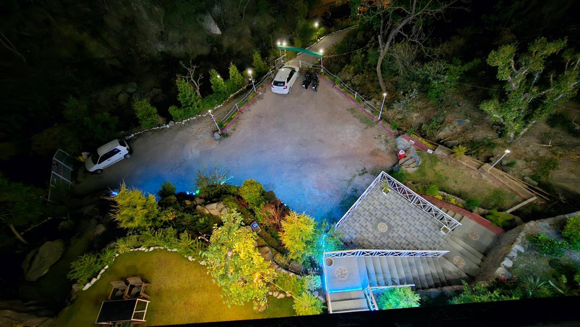 On The Rocks Hotel Kasauli Exterior foto