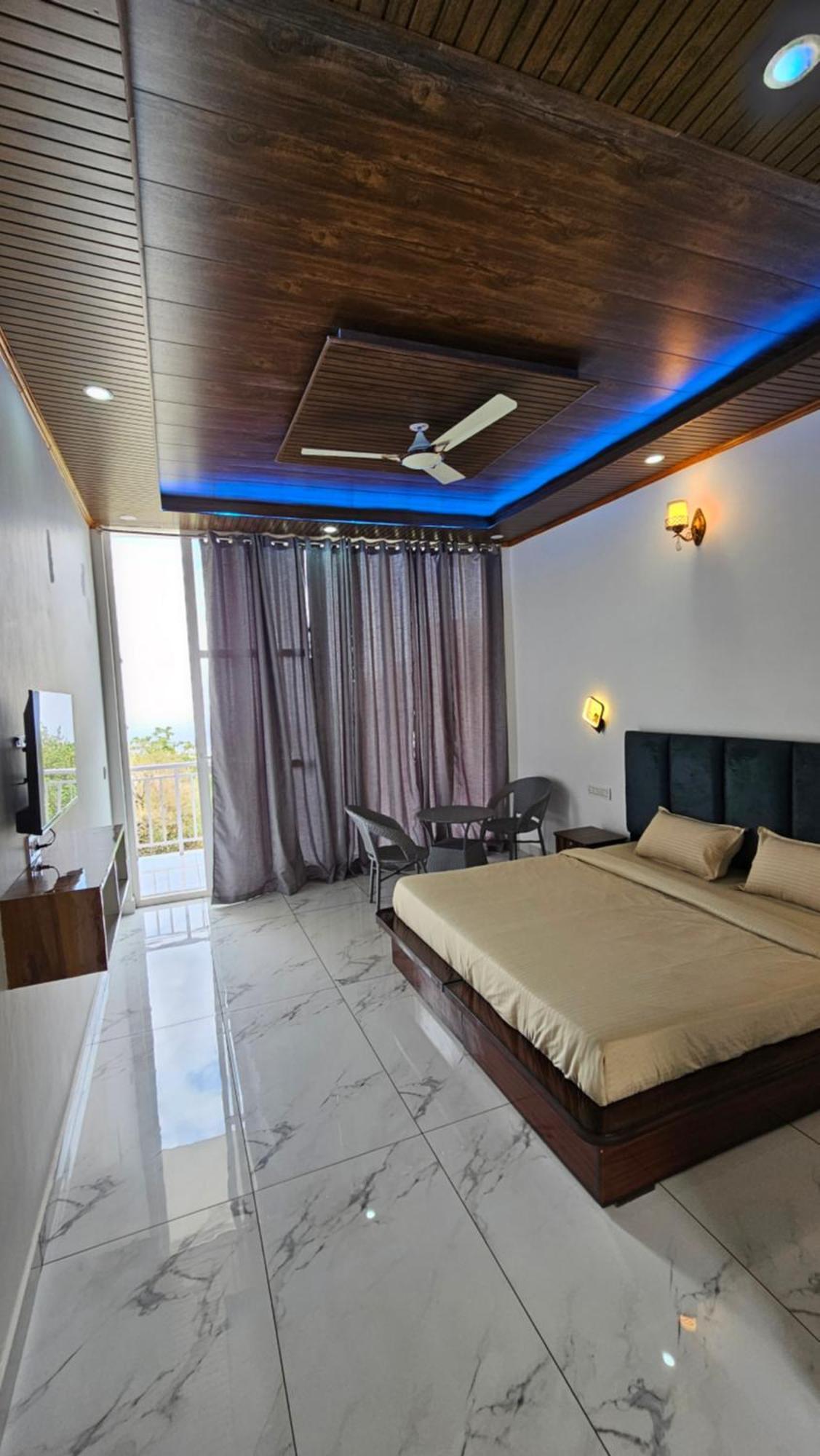 On The Rocks Hotel Kasauli Exterior foto