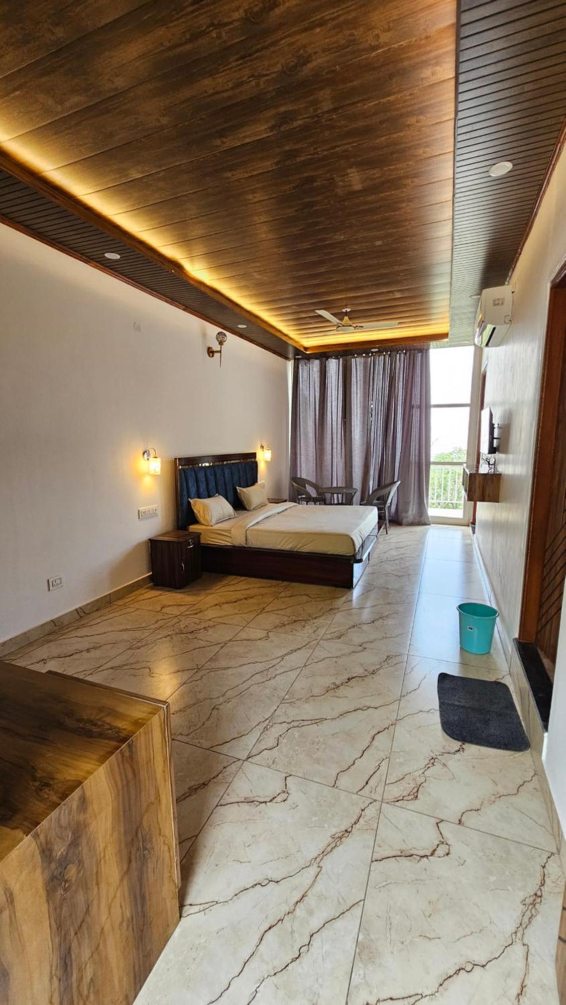 On The Rocks Hotel Kasauli Exterior foto